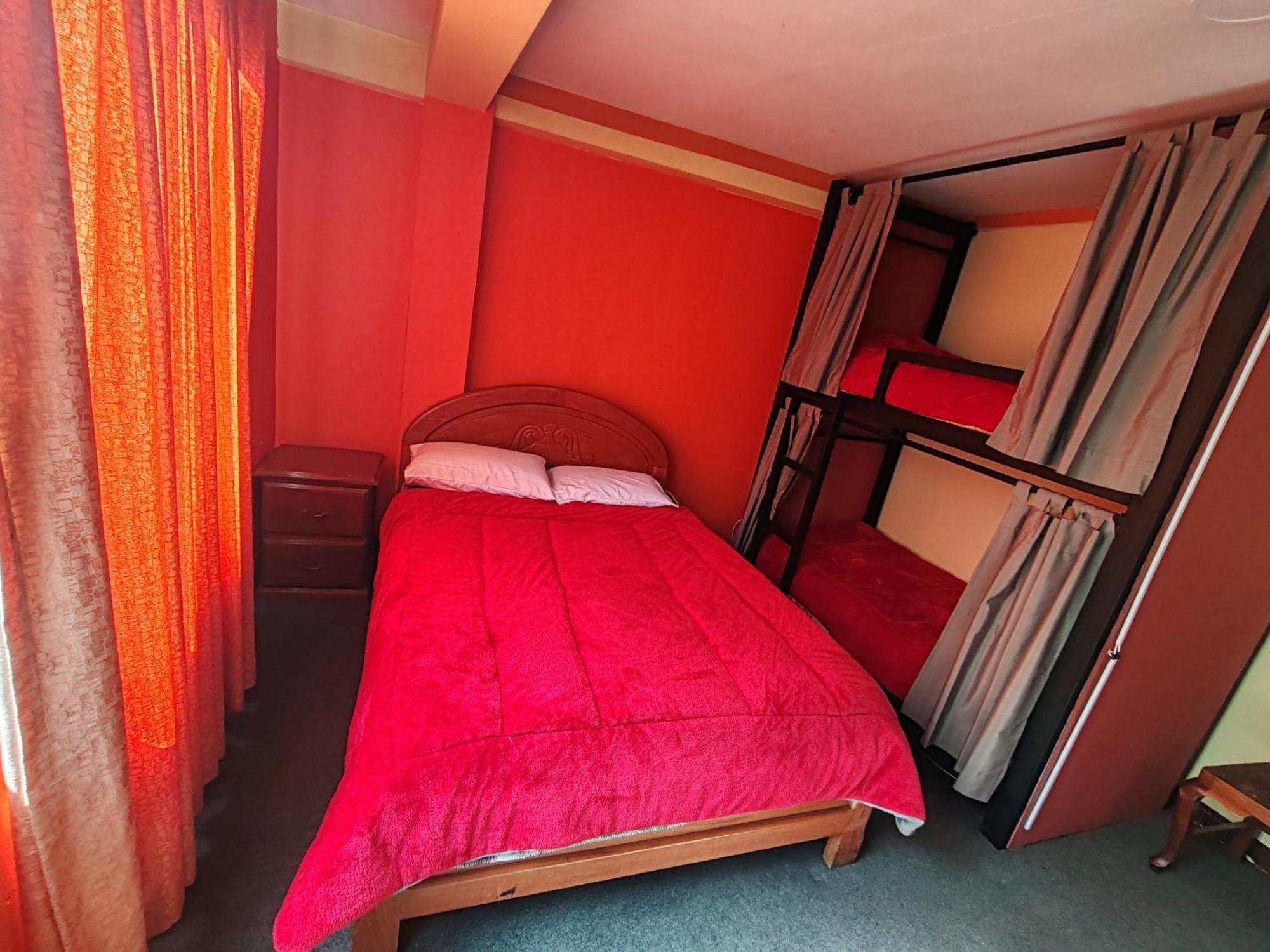לה פאז Yati Hostal מראה חיצוני תמונה